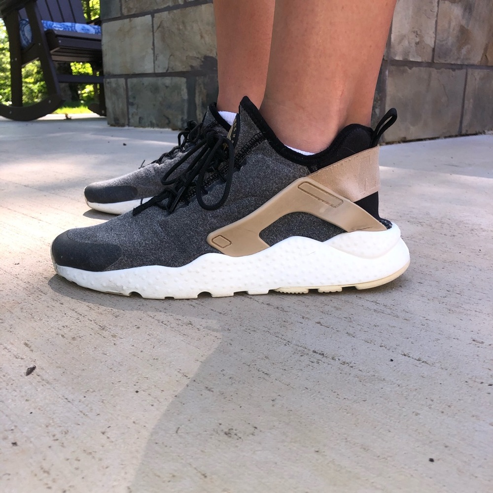 tennis shoes